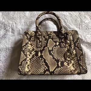 Beautiful Michael kors bag